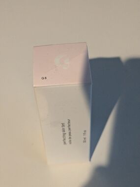 Glossier Perfecting Skin Tint - G8